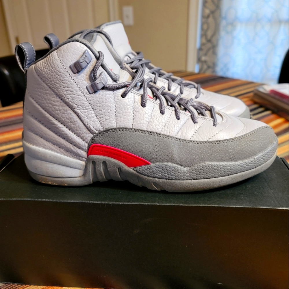 Jordan 12 Retro size 6.5 Y